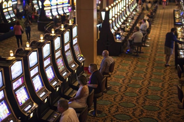 High-Traffic Use Environment slot machine in busy gaming venue